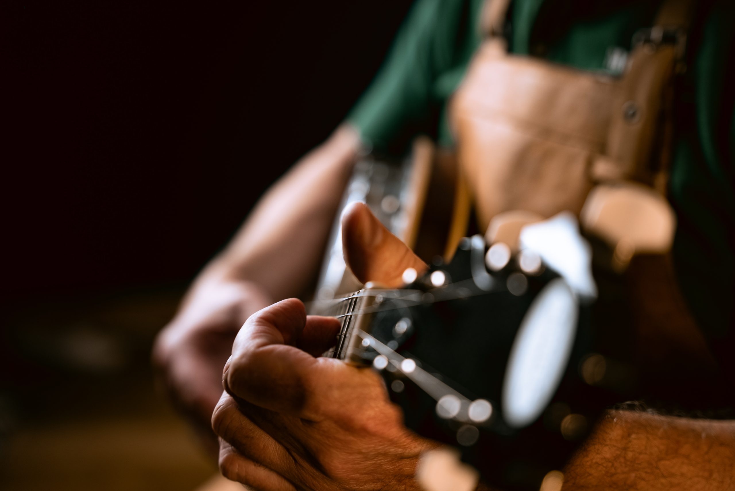 Is the banjo easy to play?