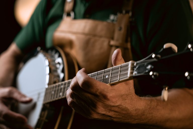 The Best Adult Beginner Irish Tenor Banjo for Sale Under $500