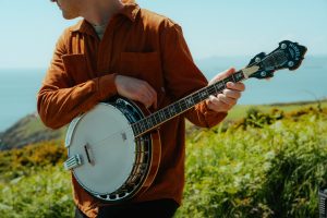 Banjo Picking: Beginner-Friendly Guide to Mastering Banjo Picking Patterns